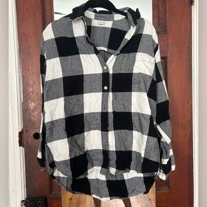 Old Navy Black & White Plaid Button-Up Shirt